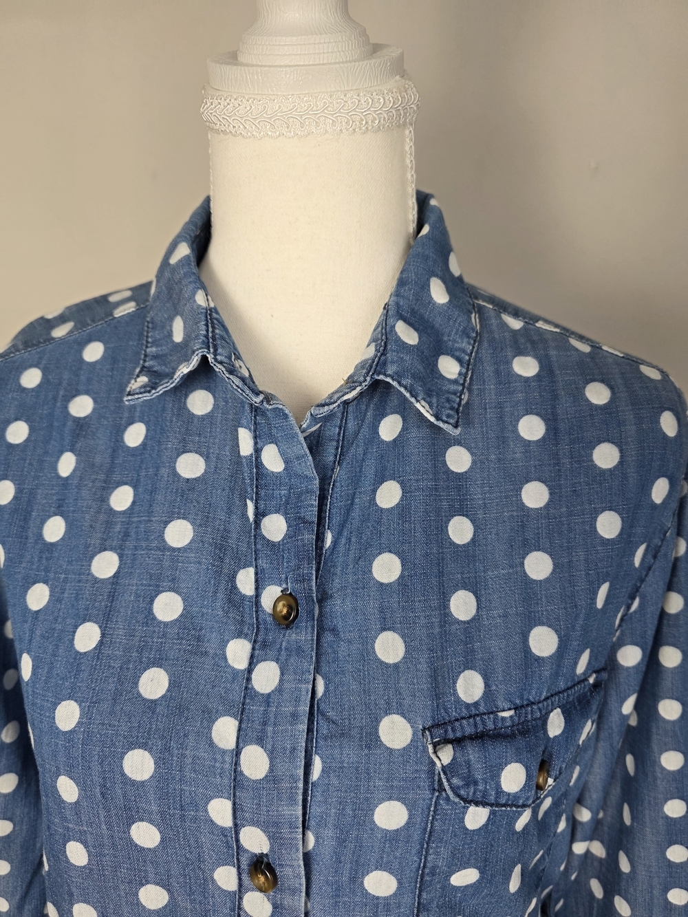 BDG Womens Polka Dot Chambray Shirt Button Down Blue Size M Casual - Picture 5 of 10